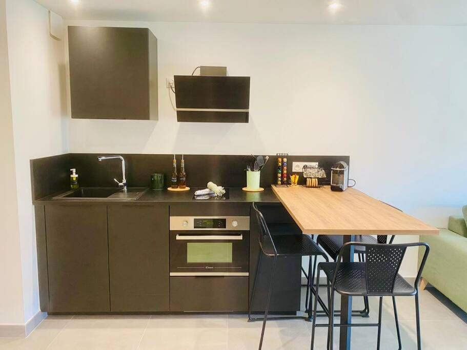 "Royal" Magnifique Appartement Avec Vue Sur Le Cadre Royal 세테 외부 사진