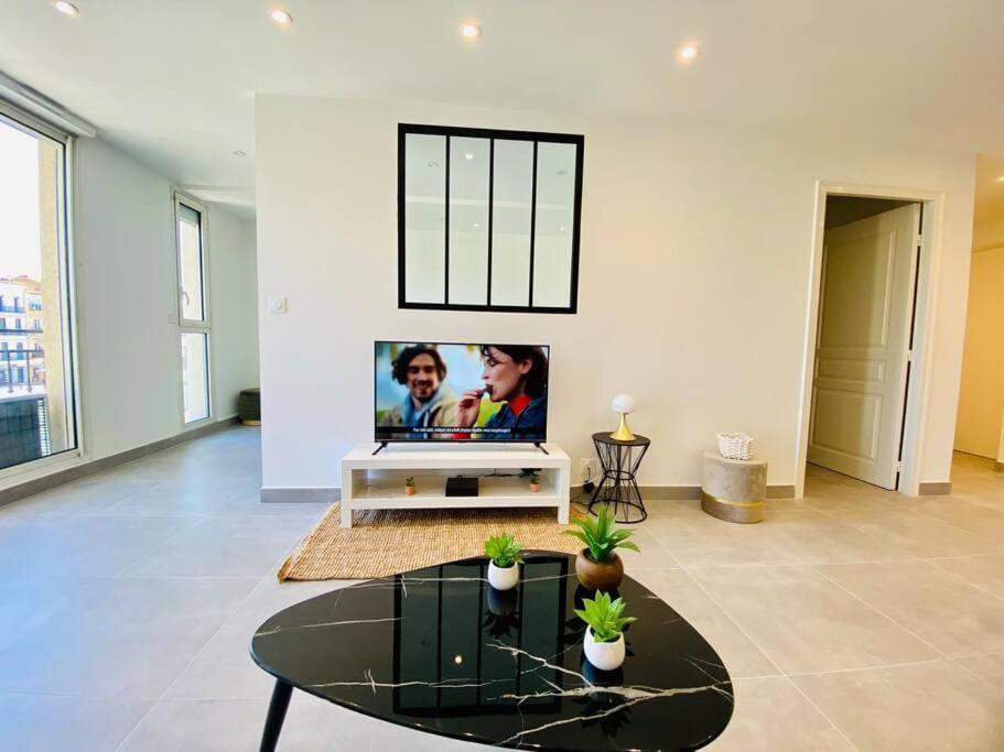 "Royal" Magnifique Appartement Avec Vue Sur Le Cadre Royal 세테 외부 사진