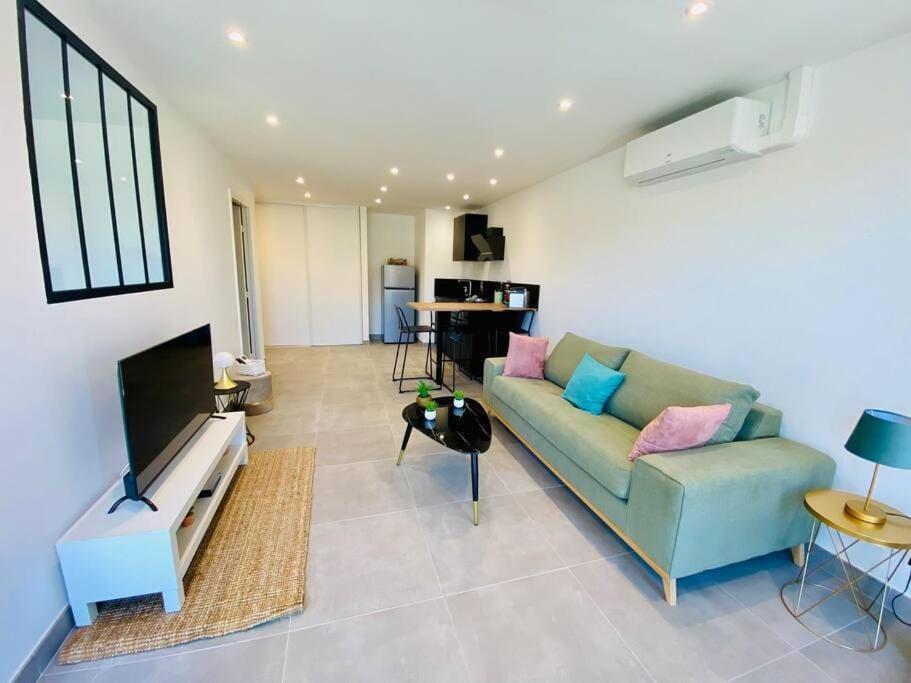 "Royal" Magnifique Appartement Avec Vue Sur Le Cadre Royal 세테 외부 사진